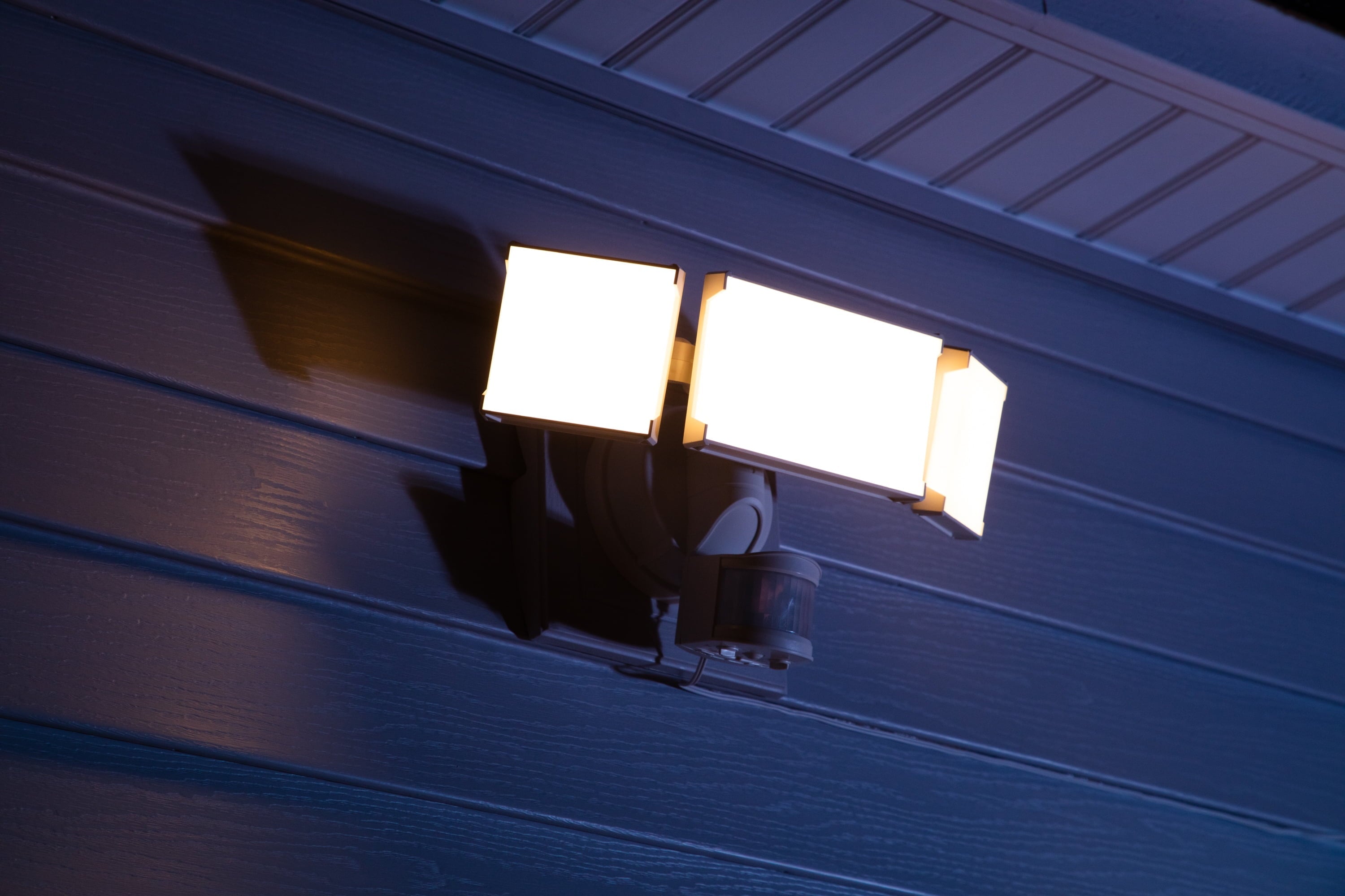 2000L SLR LGHT WHITE