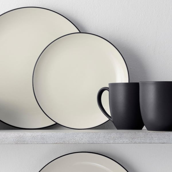 Colorwave Graphite Black Stoneware Coupe Salad Plate 8-1/4 in. (Set of 4)