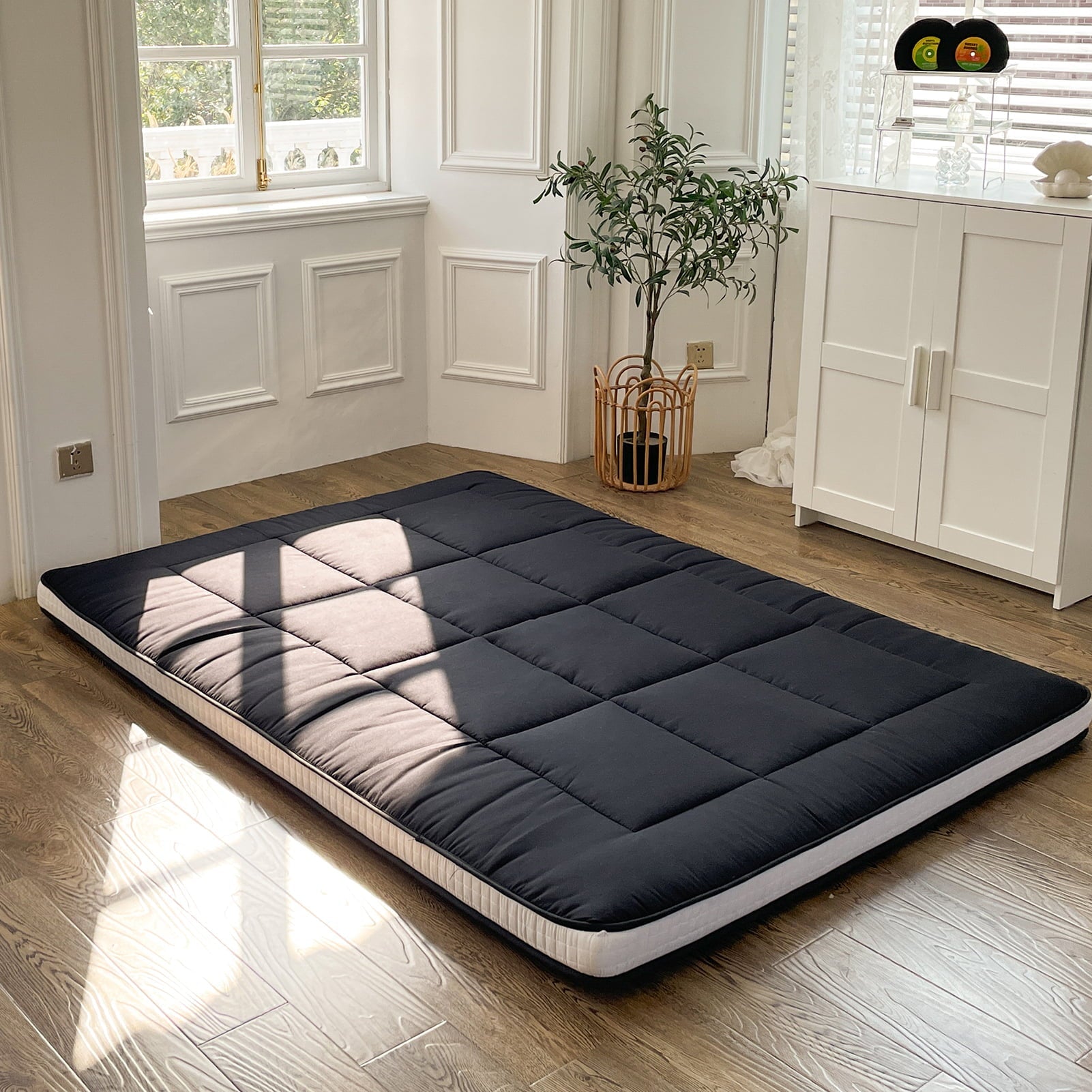 Mattress, Padded Japanese Floor Mattress Quilted Bed Mattress Topper, Extra Thick Folding Sleeping Pad with Bandage and Storage Bag, Twin Size