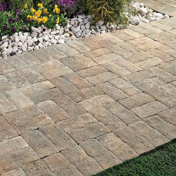 Clayton 7 in. L x 3.5 in. W x 1.77 in. H Winter Blend Concrete Paver (840-Pieces/142.8 sq. ft./Pallet)
