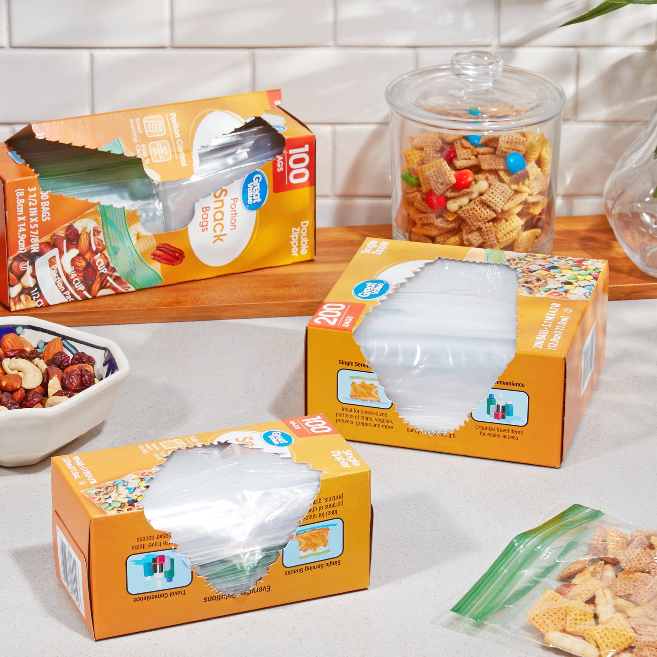 Great Value Fresh Seal Zipper Square Snack Bags, 200 Count