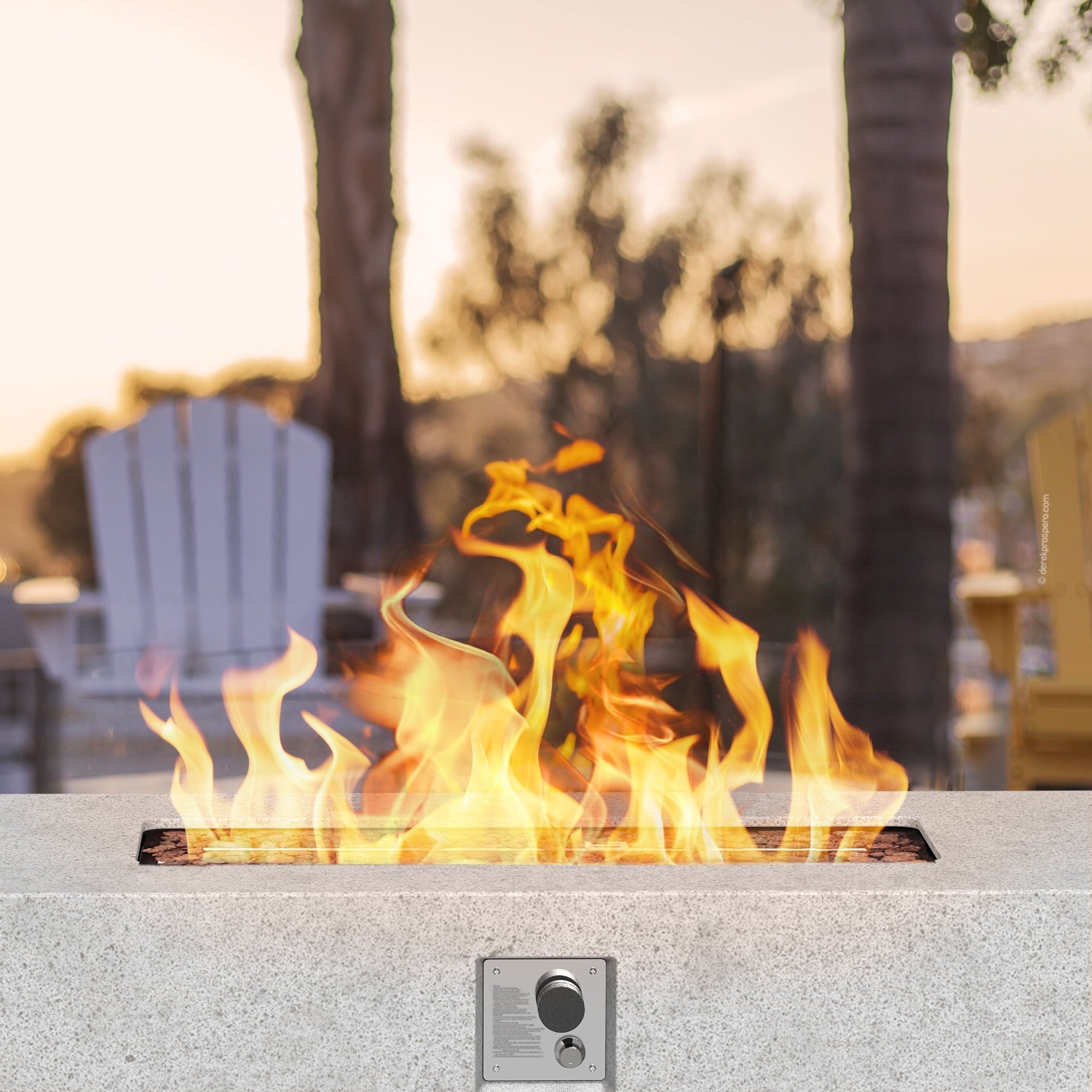 ESSENTIAL LOUNGER 56