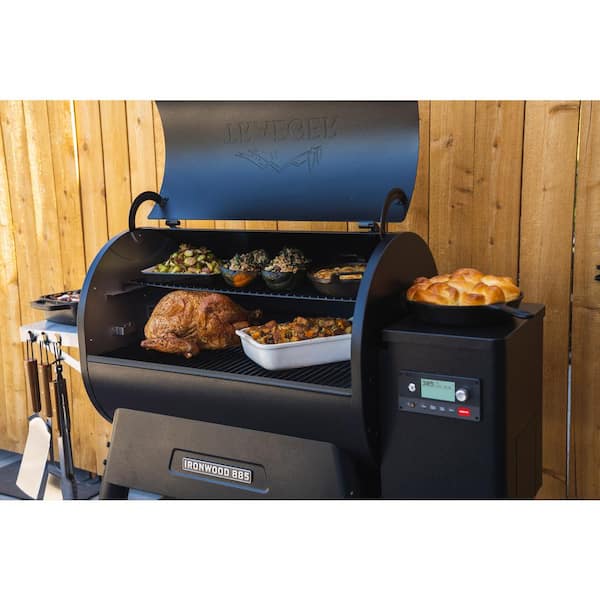 Ironwood 885 Wifi Pellet Grill and Smoker in Black