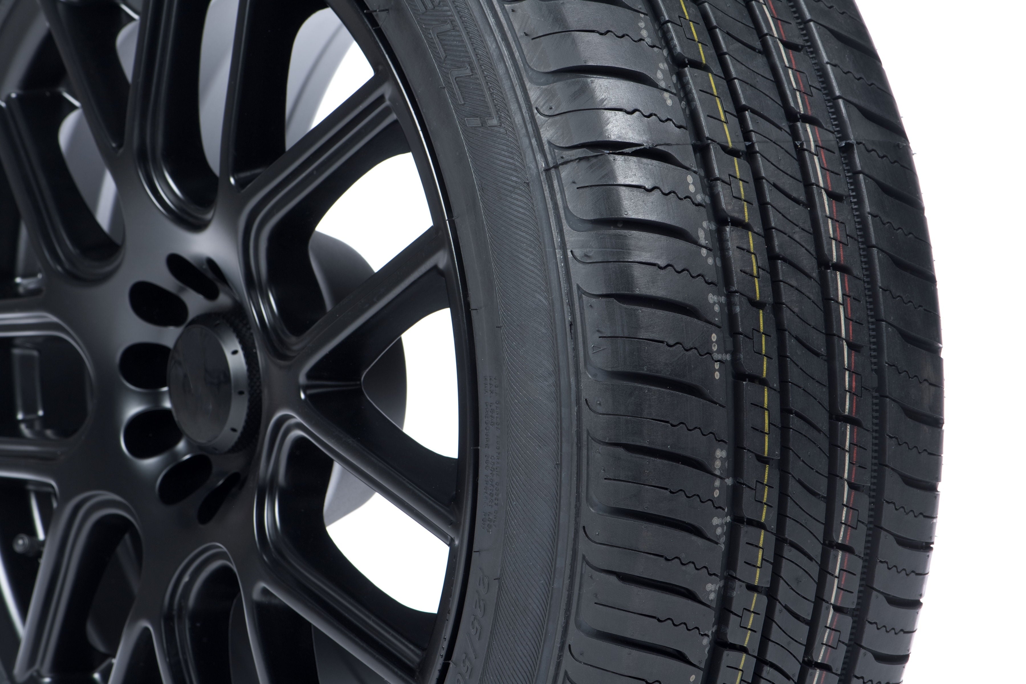 Vercelli Strada I All Season 225/50R18 95V SUV/Crossover Tire Fits: 2008-12 Chevrolet Malibu LTZ, 2019-23 Honda HR-V EX-L