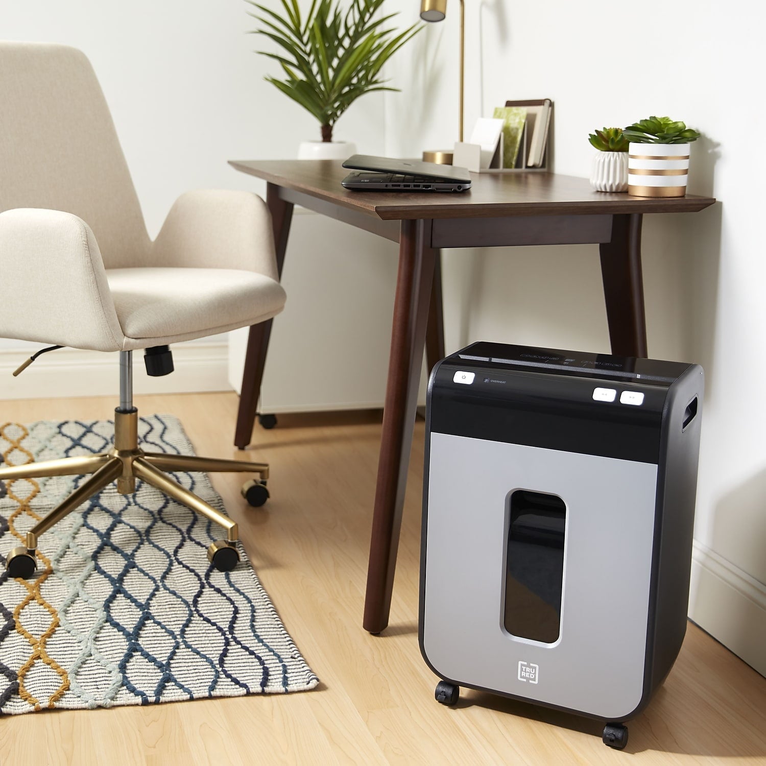 TRU RED 12-Sheet Micro-Cut Personal Shredder (TR-NMC122A)