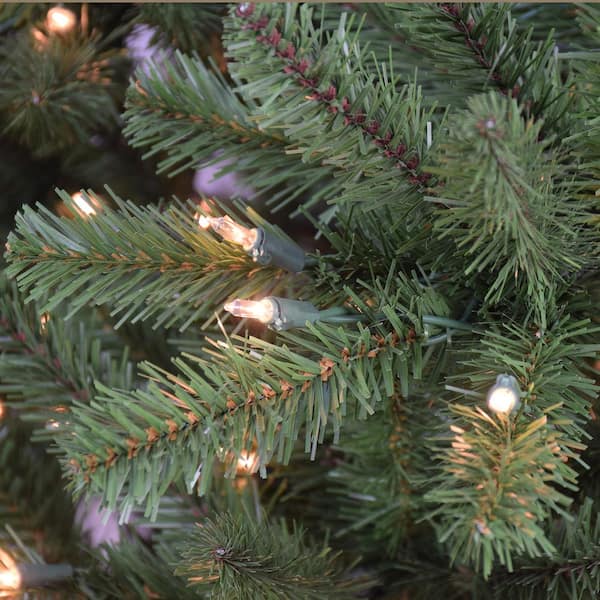 Pre-Lit 10 ft. Berkshire Fir Artificial Christmas Tree with 1000 Lights, Green