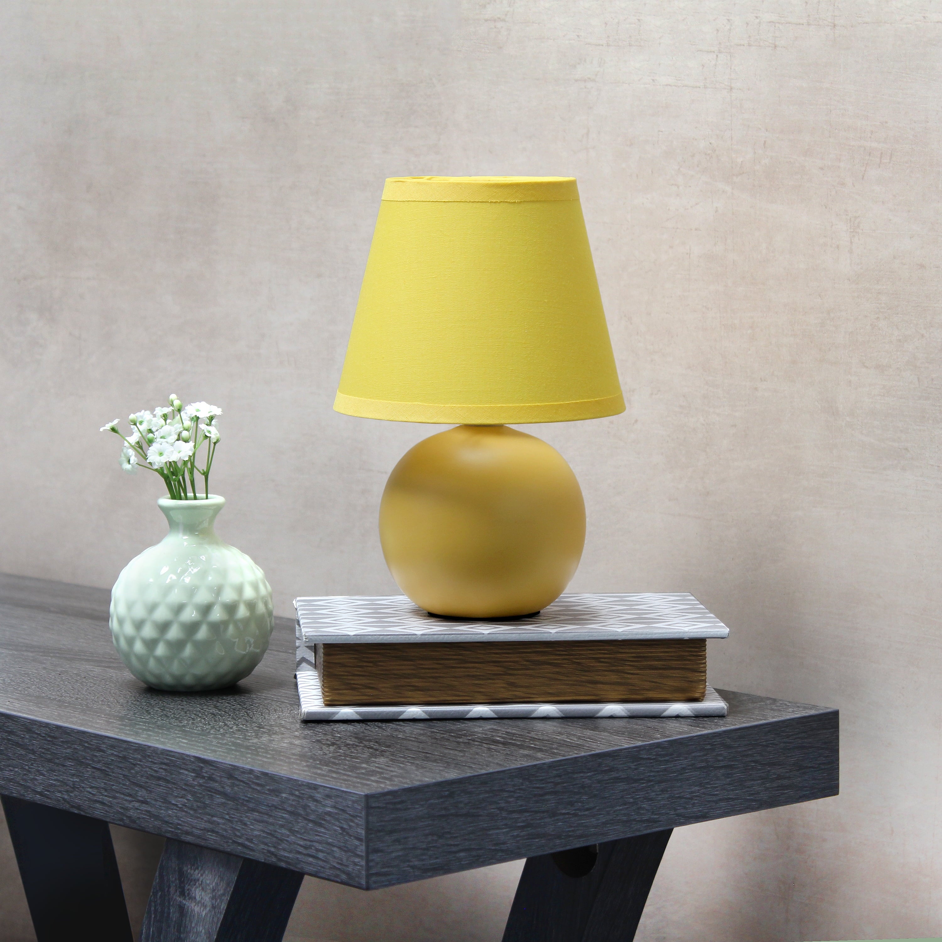 Simple Designs Ceramic  Globe Table Lamp