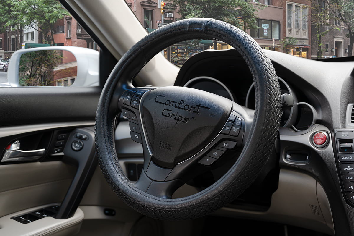 Comfort Grips Steering Wheel Cover - Riata Medium (14.5 - 15.4) Black