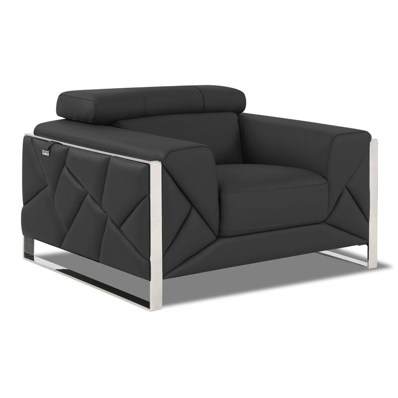 Titan Furnishings 18.5