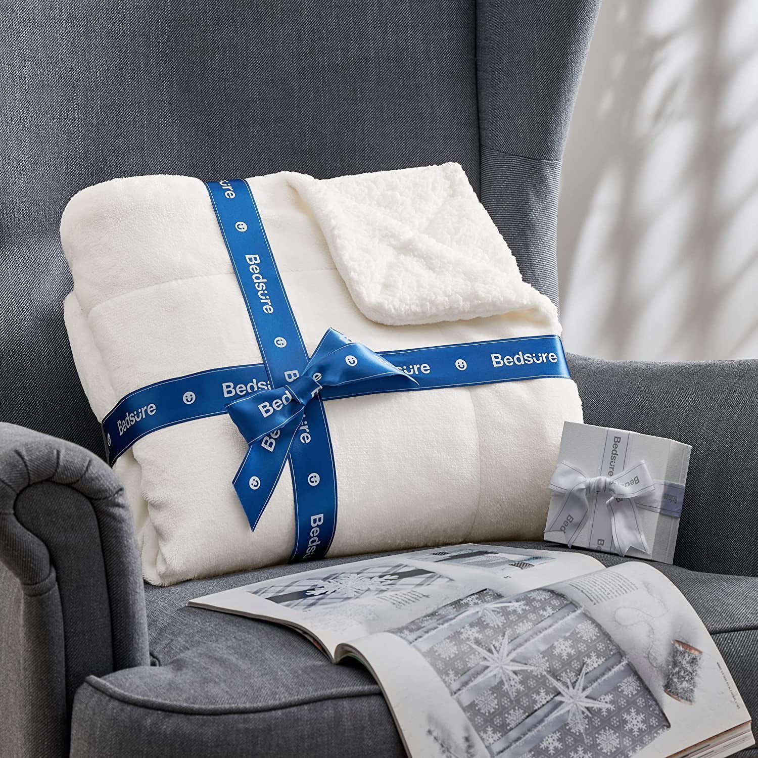 Bedsure Sherpa Fleece Throw Blanket White - Thick and Warm Blankets,Soft Fuzzy Throw, 50x60 inches