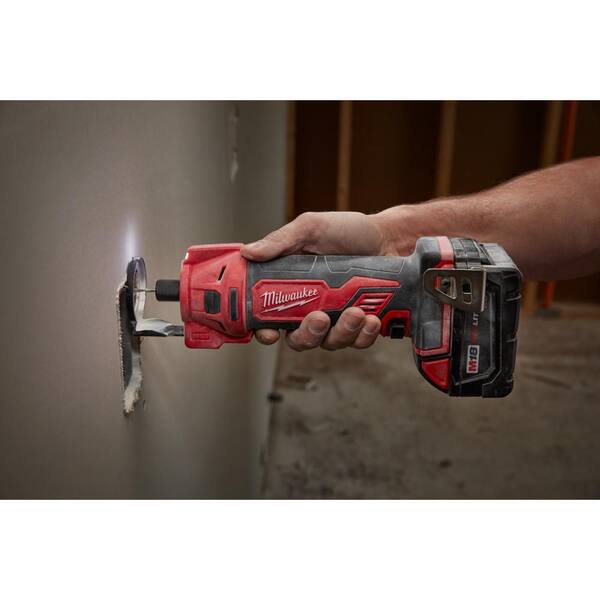 M18 FUEL 18V Lithium-Ion Brushless Cordless Drywall Screw Gun XC Kit with M18 Cut Out Tool