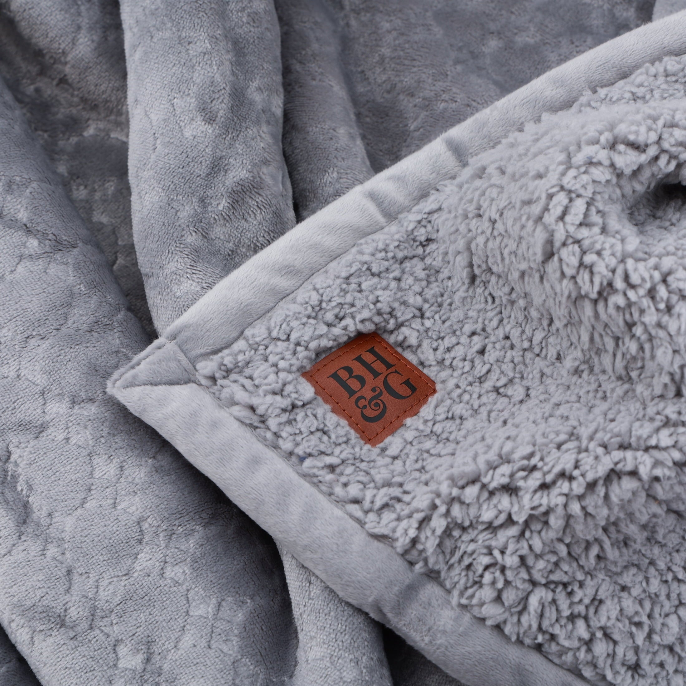 Better Homes & Gardens Printed Reverse Faux Shearling Throw, Silver Solid Embossed, 50