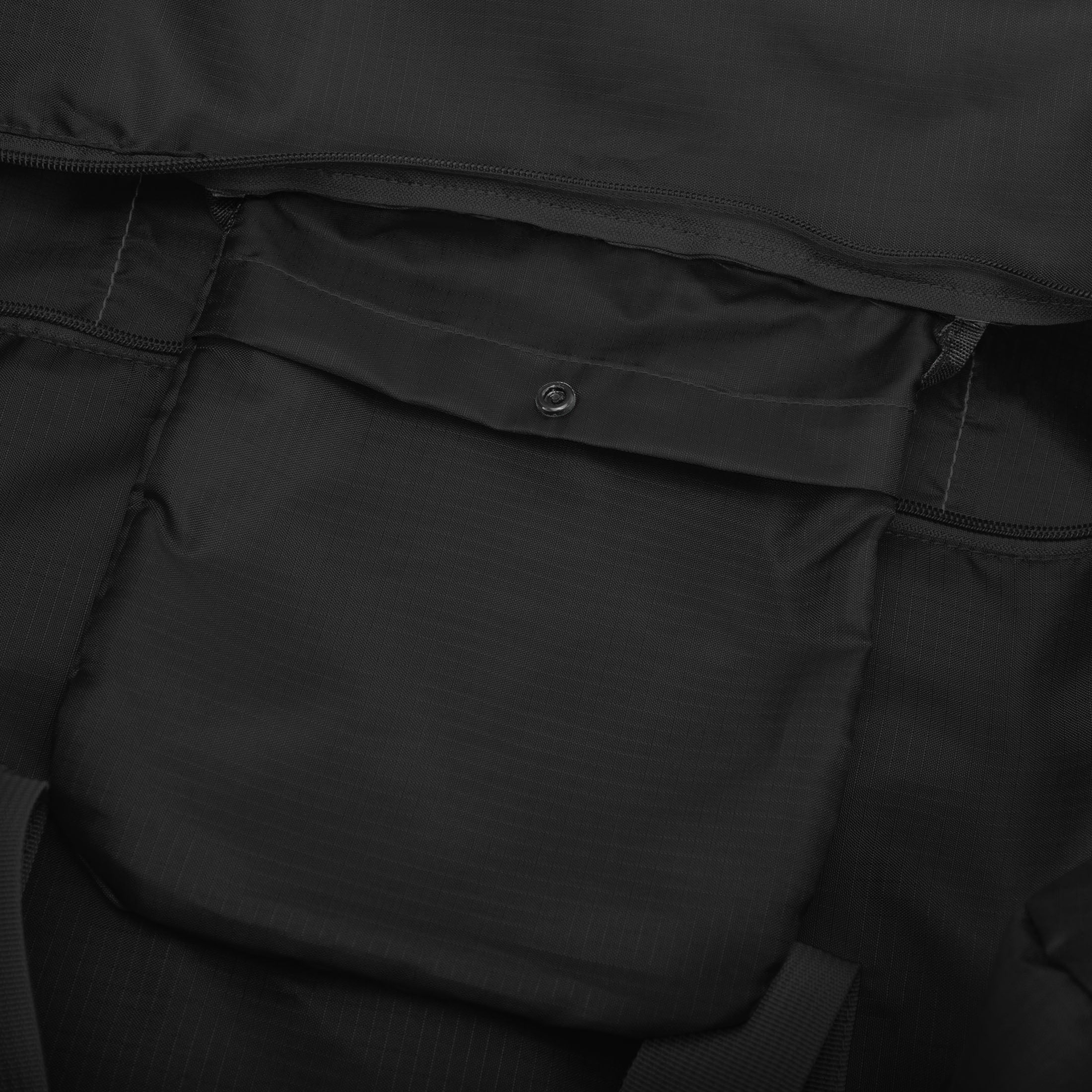 iFLY Packable Duffle with Adjustable Shoulder Strap and Luggage Trolley Sleeve, Black