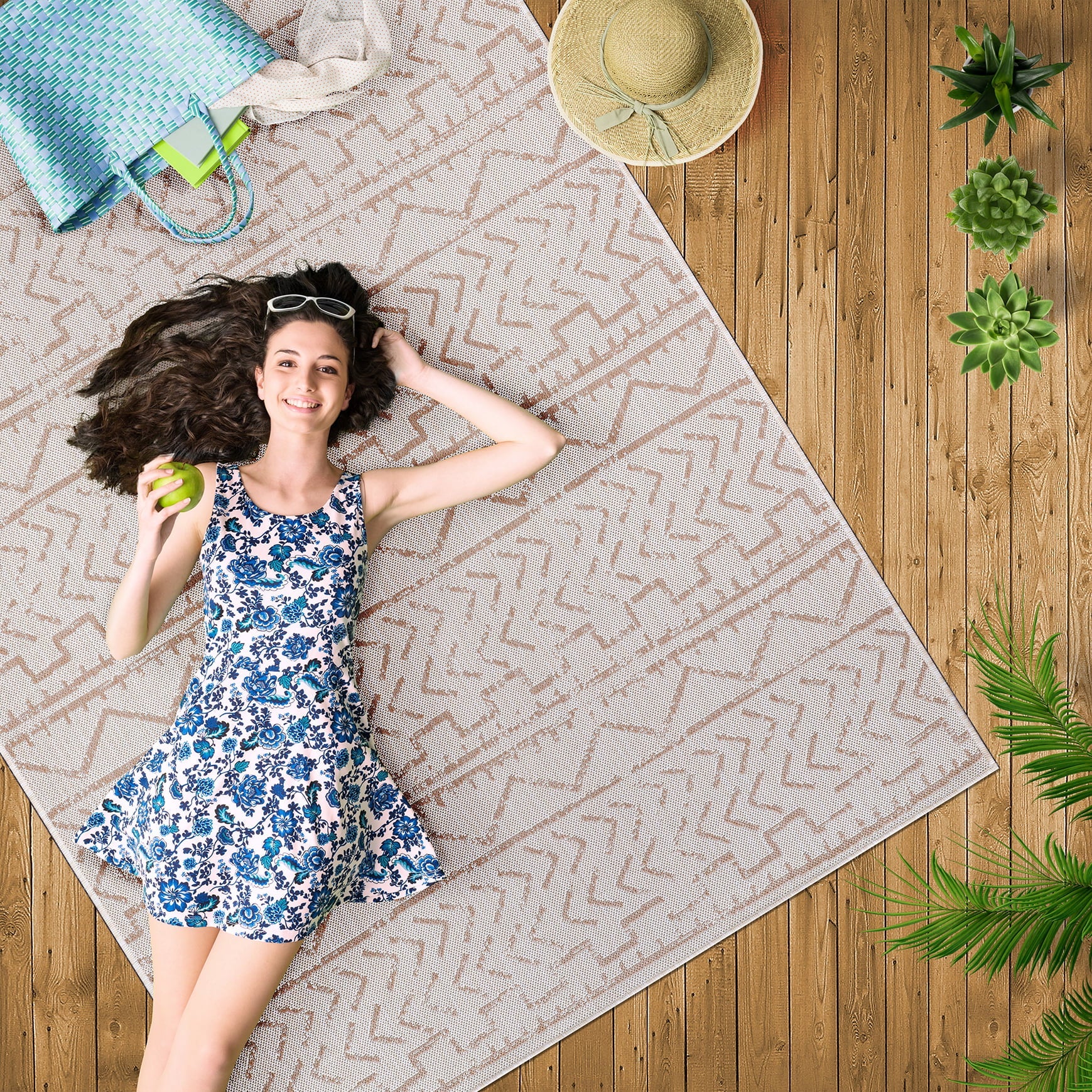 Beverly Rug Outdoor Rug 6' x 9' Patio, Porch, Garden Beige and White