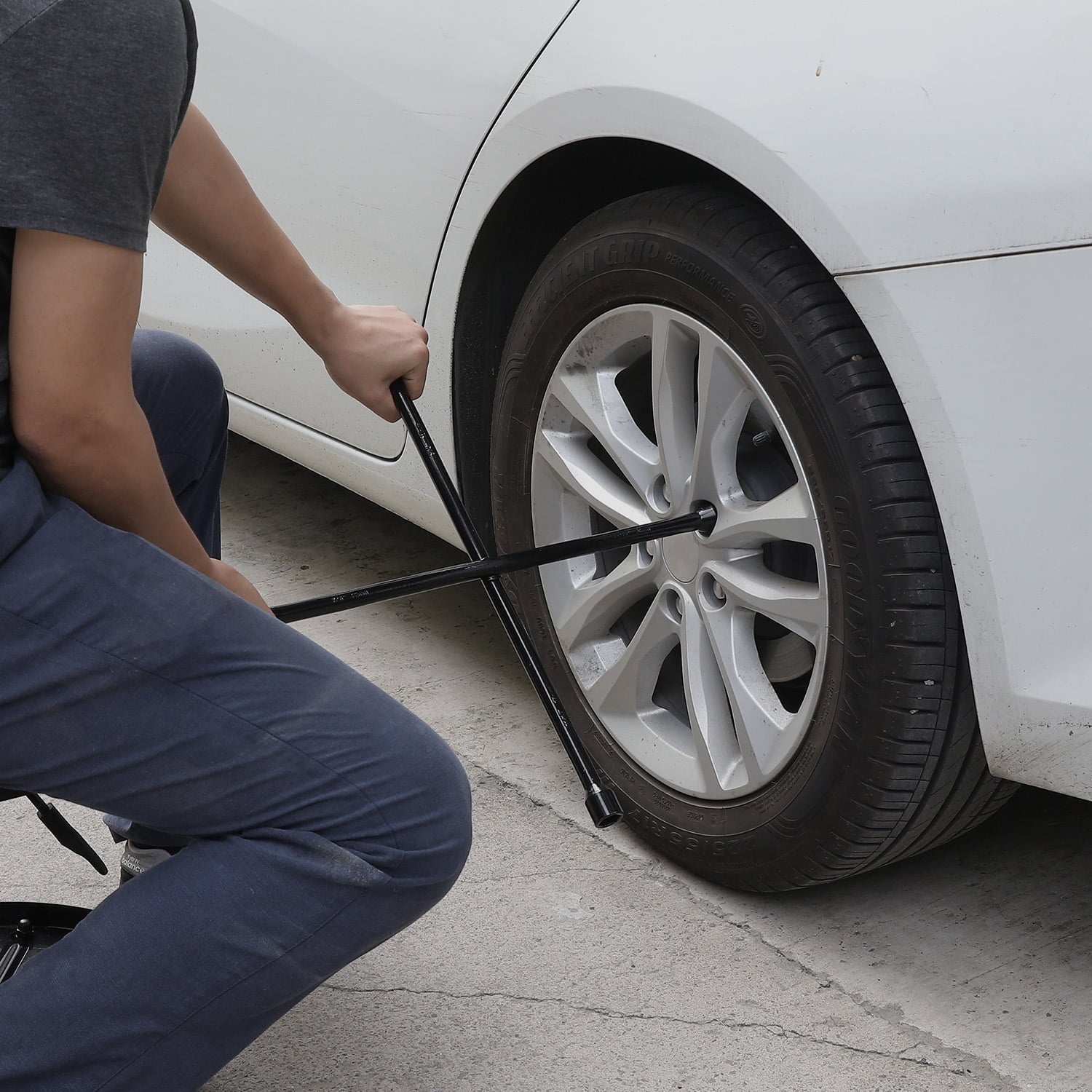 Hyper Tough Automotive 20-inch Lug Wrench, Carbon Steel, Model 6223