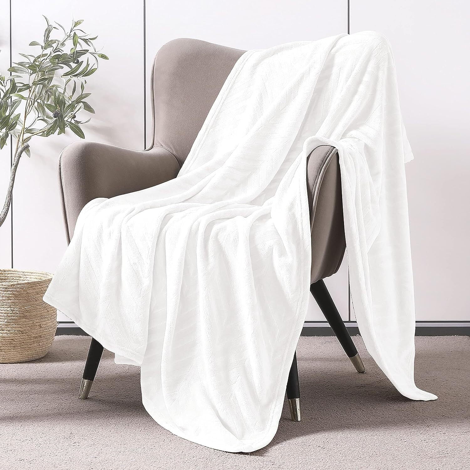 Whale Flotilla Fleece Throw Blanket for Couch, Soft Fluffy Sofa Bed Blanket with Chevron Pattern for All Season, Warm and Lightweight, 50x60 Inch, White