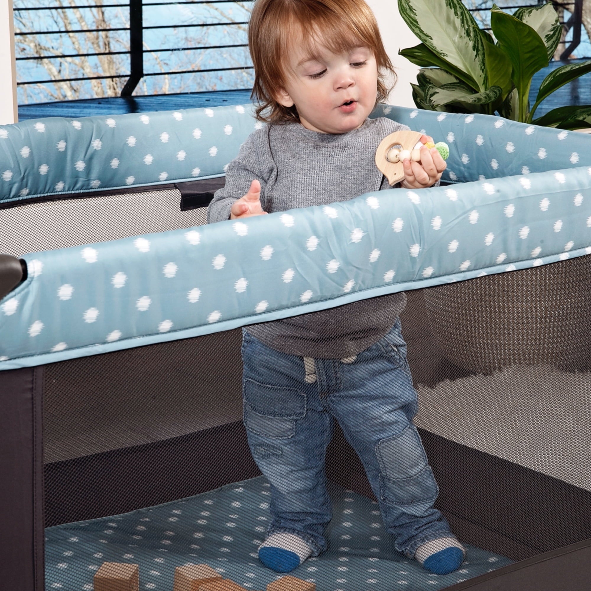 Babideal Dottie Play Yard with Bassinet, Blue Dot