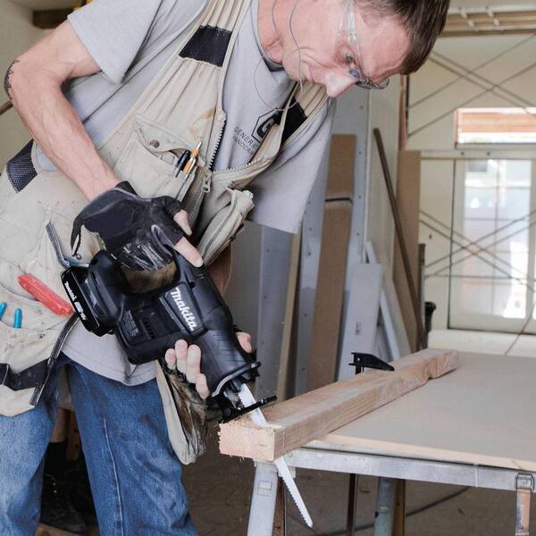 18V LXT Sub-Compact Lithium-Ion Brushless Cordless Recipro Saw Kit (2.0 Ah)