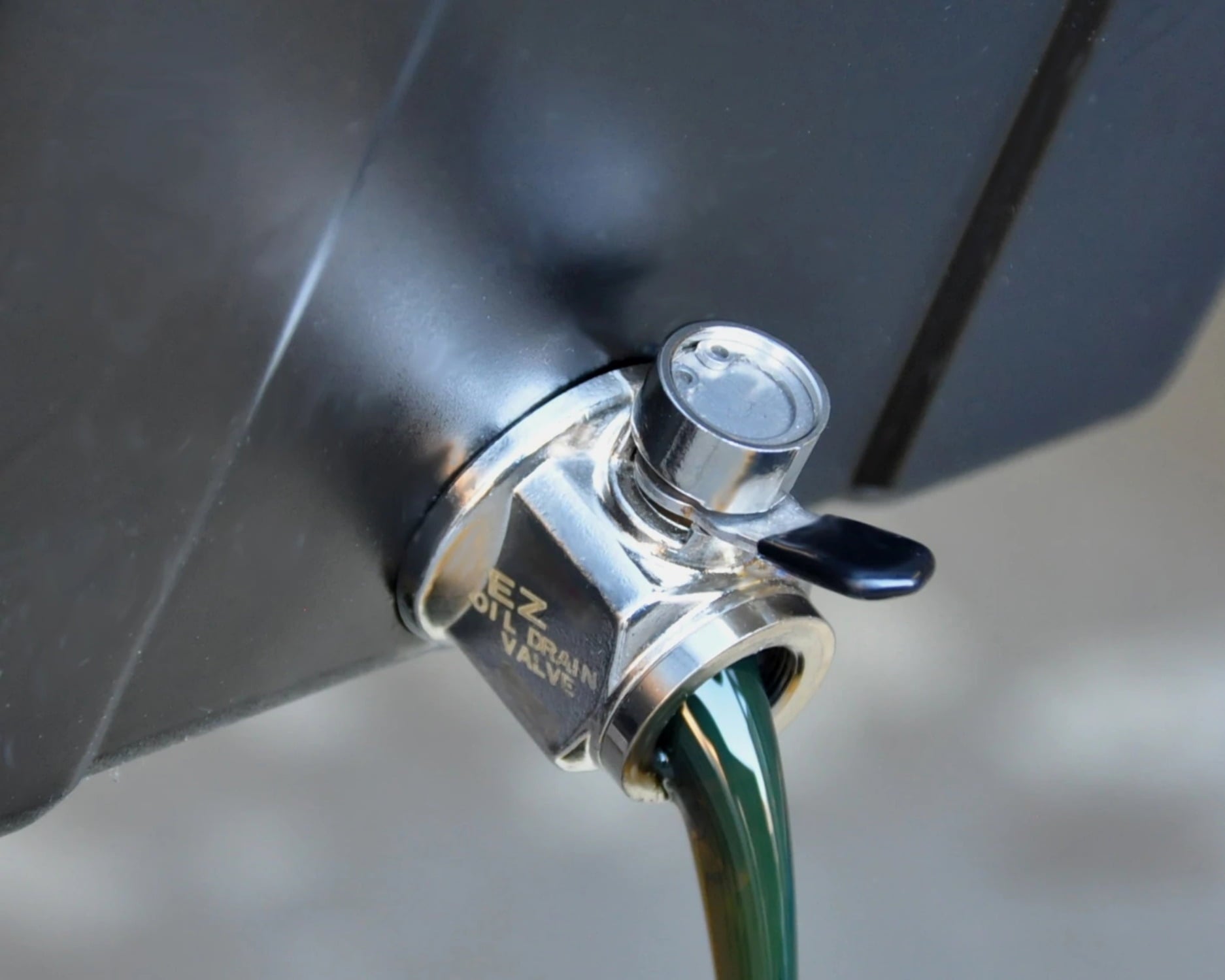 EZ (EZ-106) Silver 14mm-1.5 Thread Size Oil Drain Valve