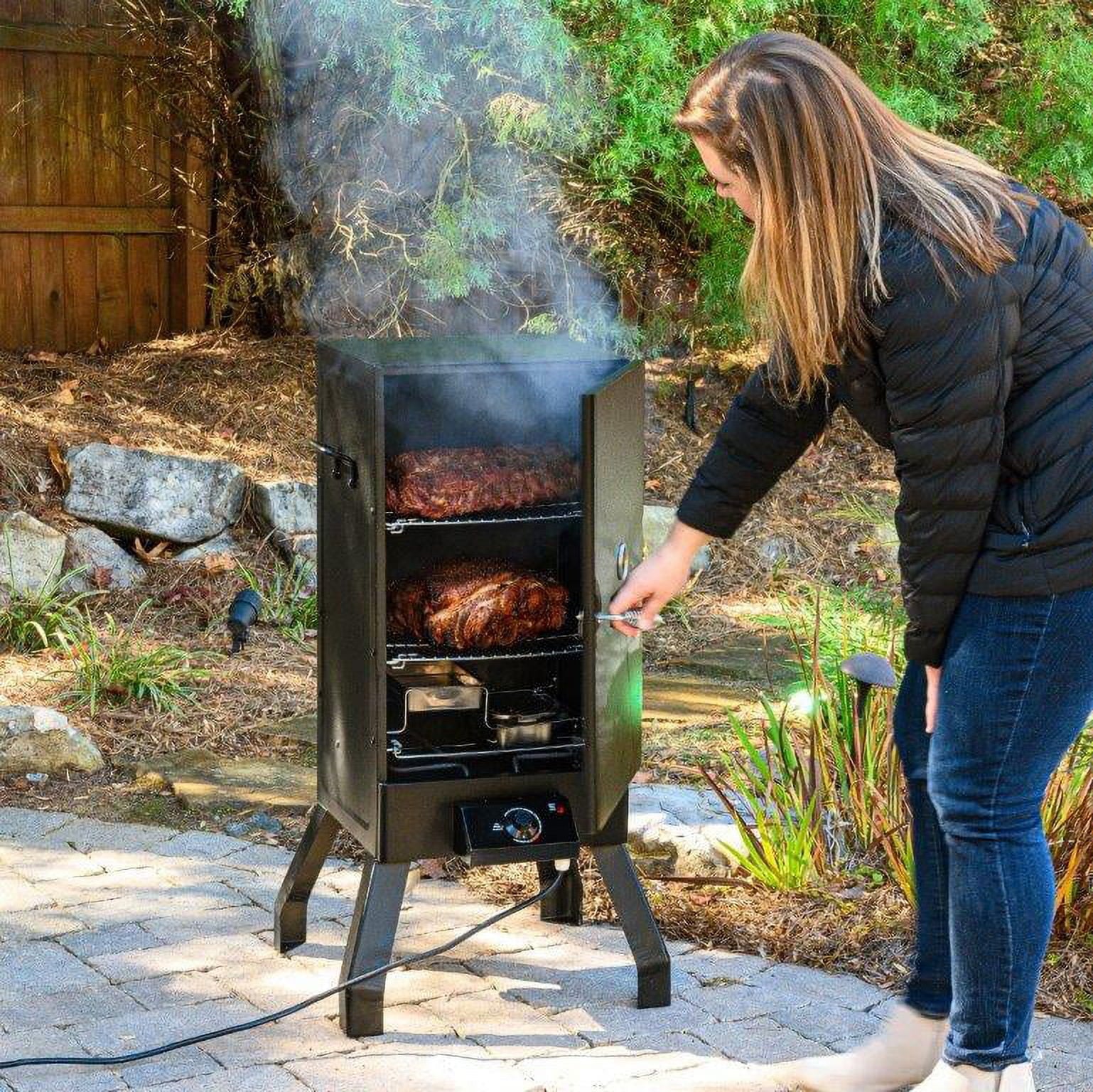 Masterbuilt Analog Electric Smoker in Black