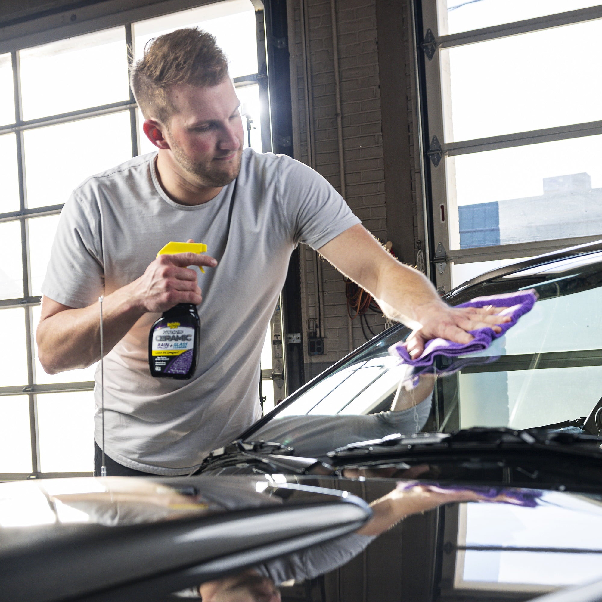 Invisible Glass 92183 Hybrid Ceramic Rain Repellant Plus Glass Cleaner,  16 oz