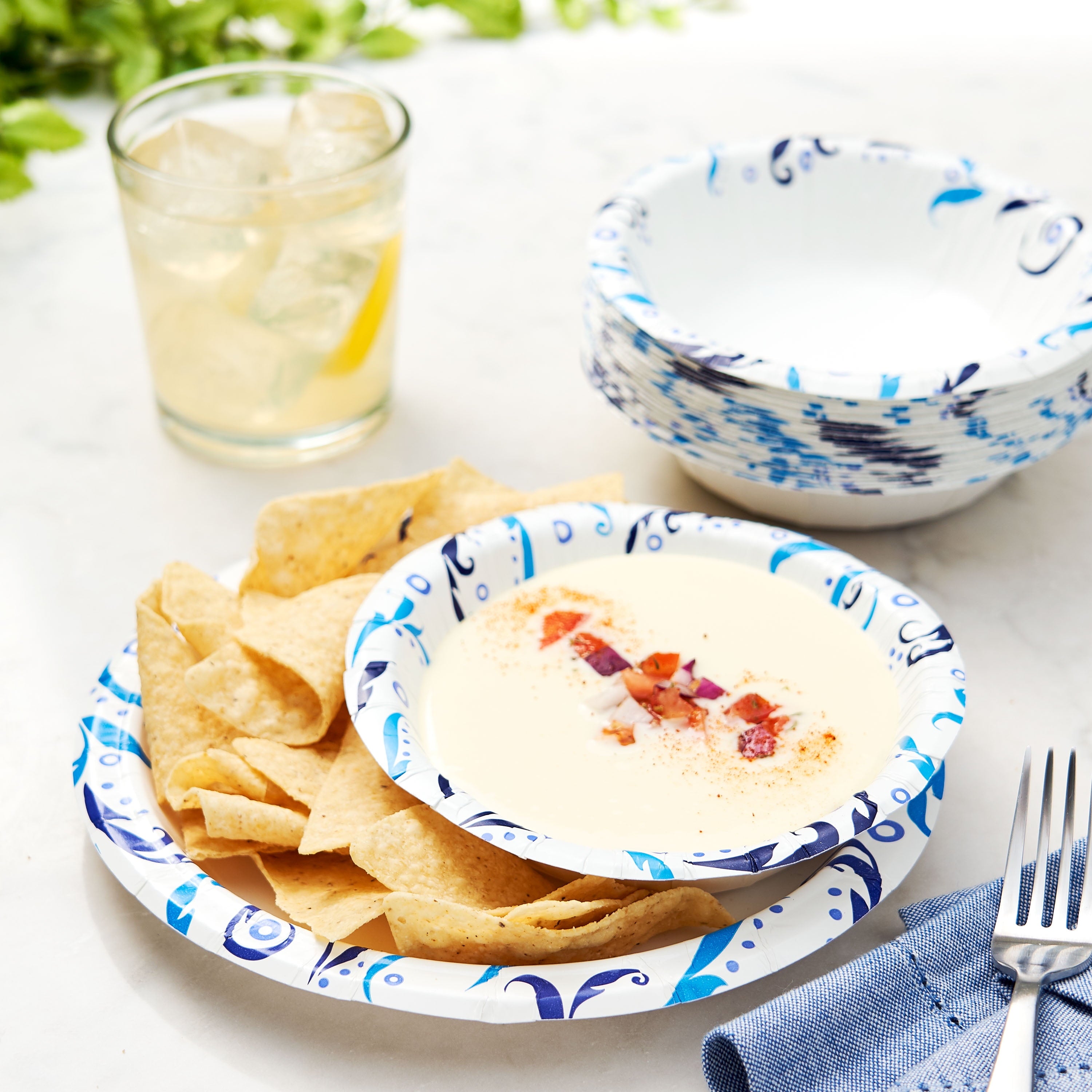 Great Value Everyday Strong, Soak Proof, Microwave Safe, Disposable Paper Bowls, 10 oz, 70 Bowls, Patterned