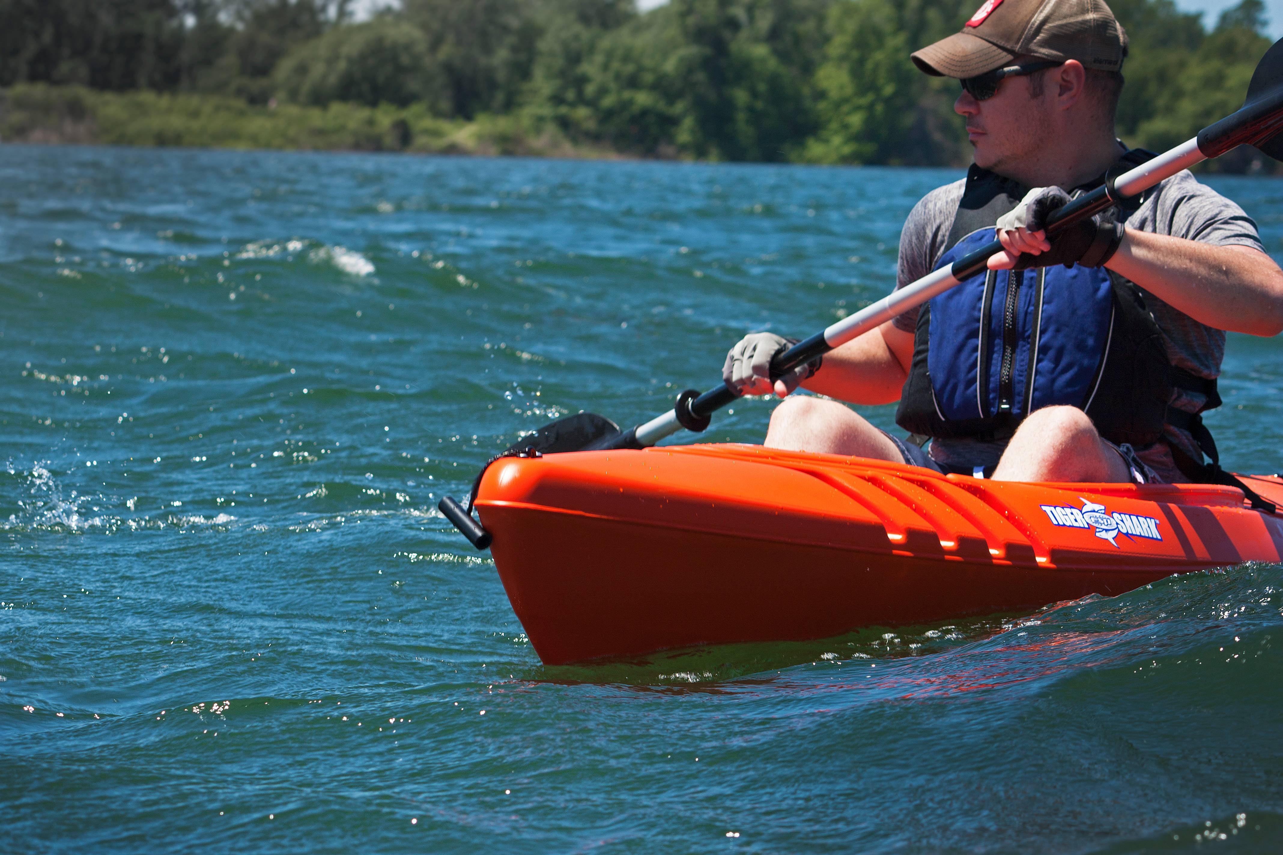 ESP 220cm 2-Piece Locomotion Kayak Paddle – Ovalized Aluminum and Polypropylene – 3 Positions Feathering – Silver/Black