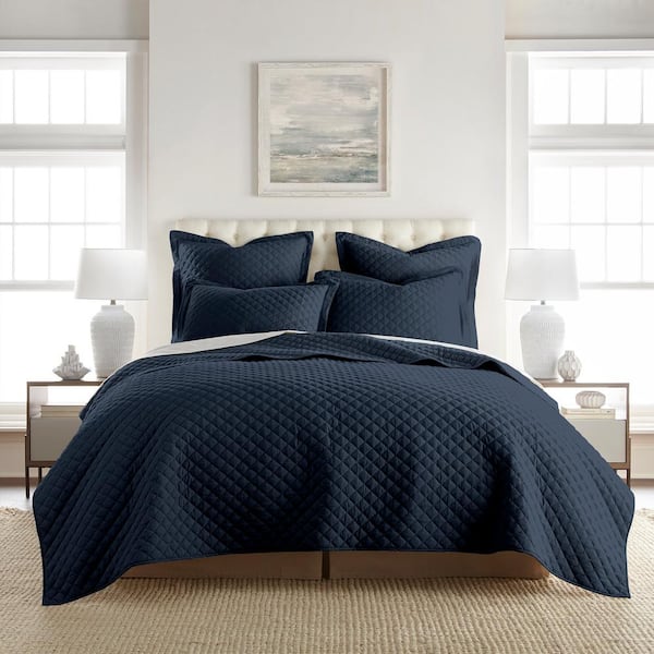 Austin Navy 3-Piece Diamond Linen/Cotton Full/Queen Quilt Set