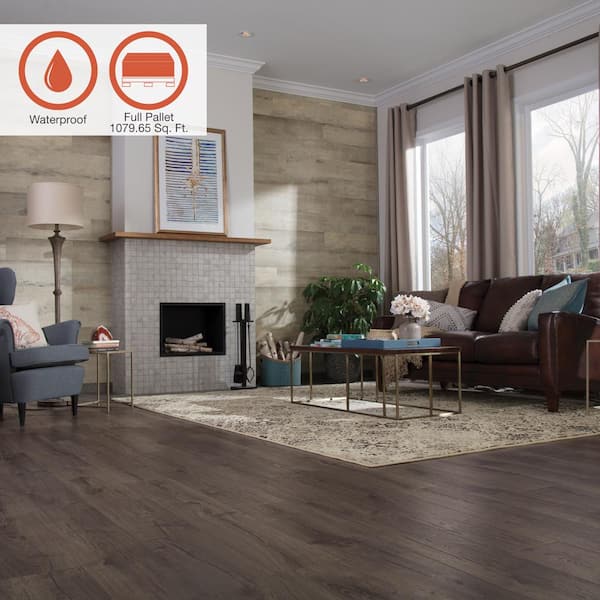 Outlast+ Thornbury Oak 12 mm T x 7.4 in. W Waterproof Laminate Wood Flooring (1079.7 sqft/pallet)