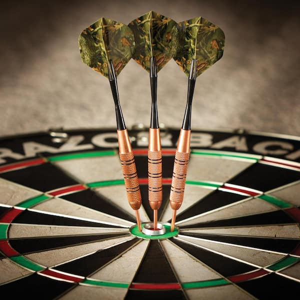 Realtree Hardwoods HD 23 g Green and Pink Camouflage Steel Tip Dart Set