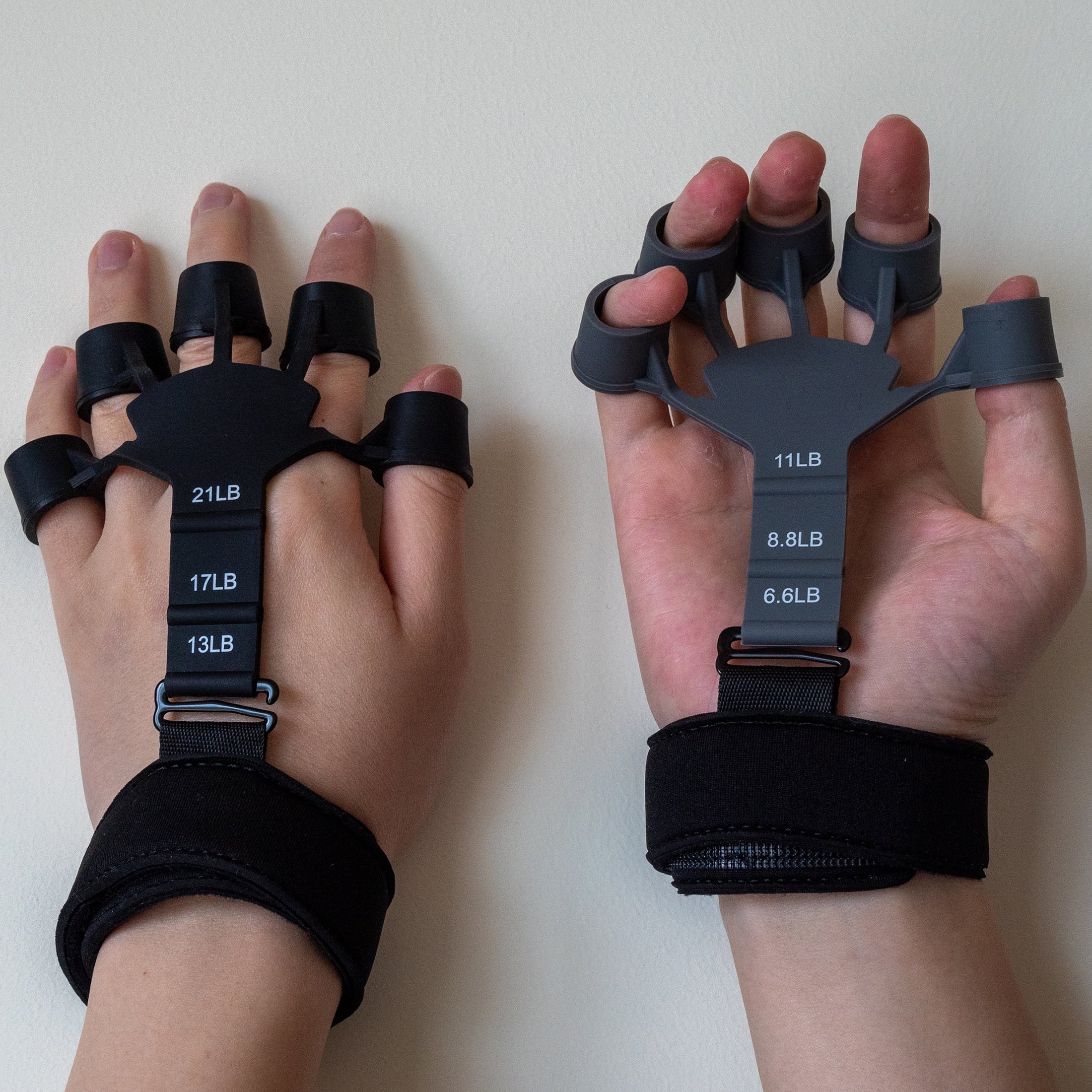 Fulande Finger Strengthener Hand Grip Strengthener Multiple Strength, 2*Wristband&2*Trainer (1gray&1black)