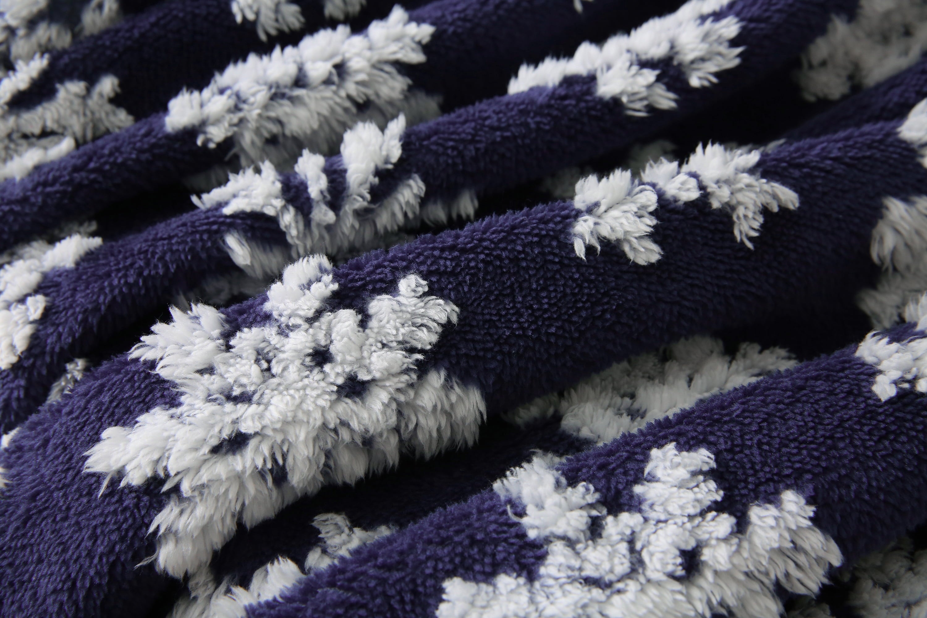 Mainstays Blue Snowflake Sherpa Throw Blanket, 50