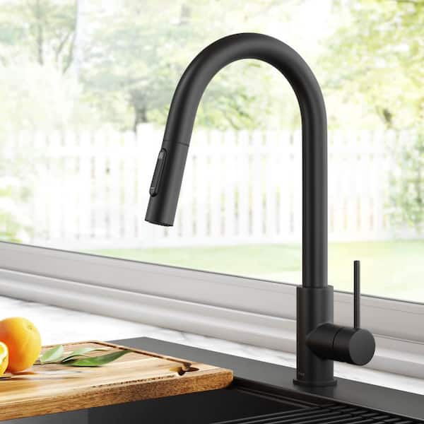 Oletto Single Handle Pull Down Sprayer Kitchen Faucet in Matte Black