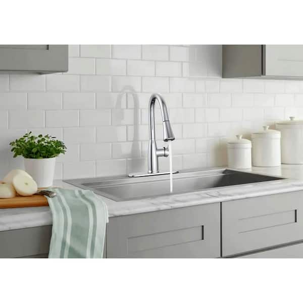 Cartway Single-Handle Pull-Down Sprayer Kitchen Faucet in Chrome