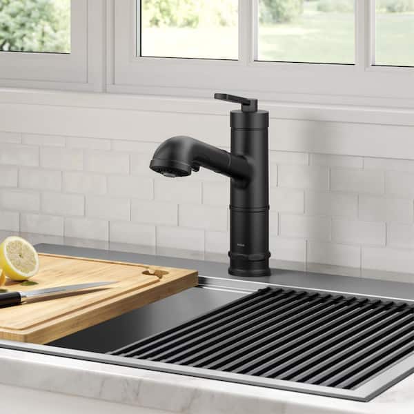 Allyn Pull-Out Single Handle Kitchen Faucet in Matte Black