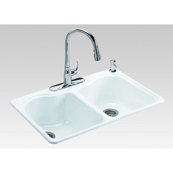 Simplice Single-Handle Pull-Down Sprayer Kitchen Faucet with DockNetik and Sweep Spray in Polished Chrome