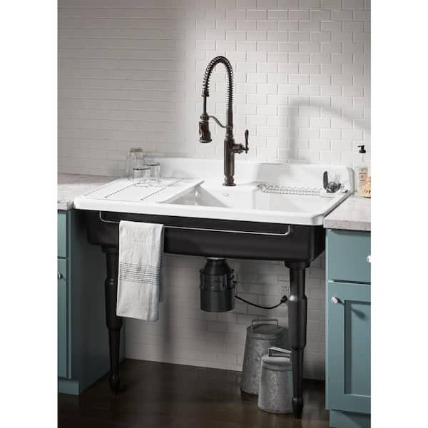 Tournant Single-Handle Pull-Down Sprayer Kitchen Faucet with DockNetik in Oil-Rubbed Bronze