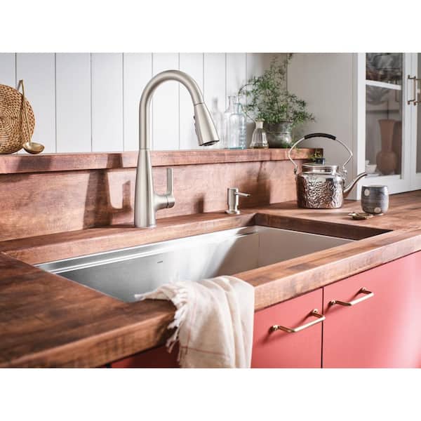 Haelyn Single-Handle Pull-Down Sprayer Kitchen Faucet with Reflex and Power Clean in Spot Resist Stainless