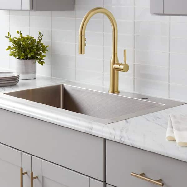 Upson Single-Handle Pull-Down Sprayer Kitchen Faucet in Matte Gold