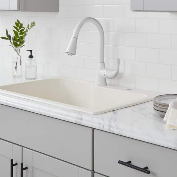 Market Single-Handle Pull-Down Sprayer Kitchen Faucet With TurboSpray and FastMount in White