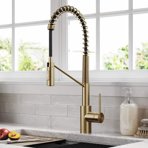 Oletto Single-Handle Pull-Down Sprayer Kitchen Faucet in Spot Free Antique Champagne Bronze