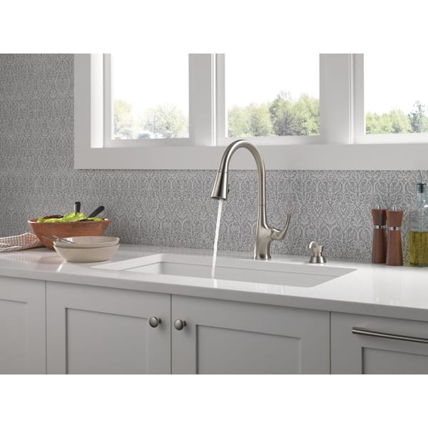 Hyde Single-Handle Pull Down Sprayer Kitchen Faucet with ShieldSpray Technology in Spotshield Stainless