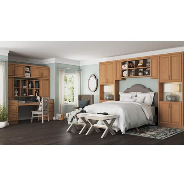 Hampton 30 in. W x 21 in. D x 34.5 in. H Assembled, Bathroom Base Cabinet in Medium Oak without Shelf