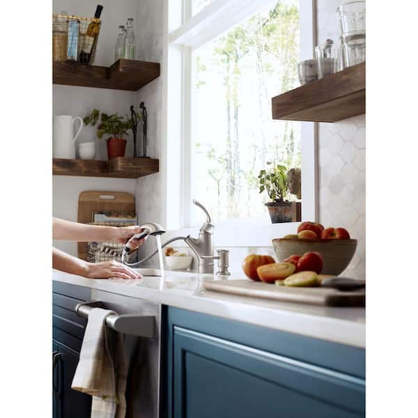 Marietta Single-Handle Pull-Out Sprayer Kitchen Faucet in Spot Resist Stainless