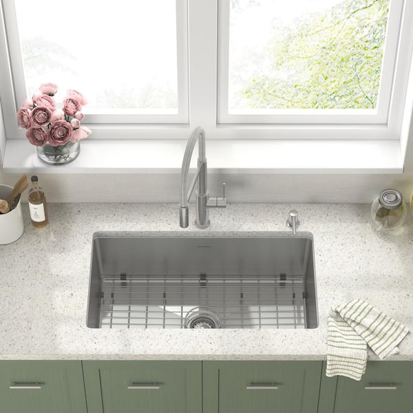 Tamarind Semi-Pro 1-Handle Pull Down Sprayer Kitchen Faucet with Deckplate and Soap Dispenser in Stainless Steel