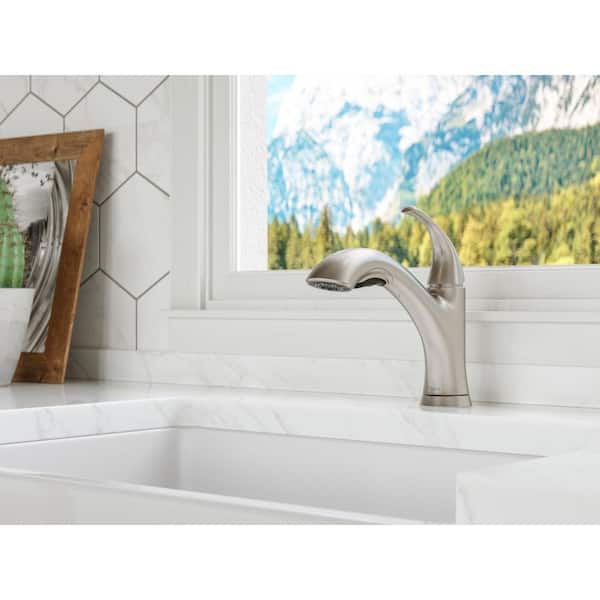 Wray Single-Handle Pull-Out Sprayer Kitchen Faucet in Spot Defense Stainless Steel