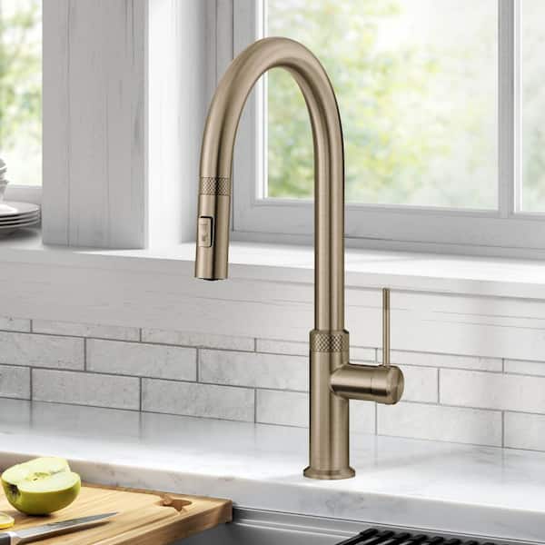Oletto Modern Industrial Pull-Down Single Handle Kitchen Faucet in Brushed Gold