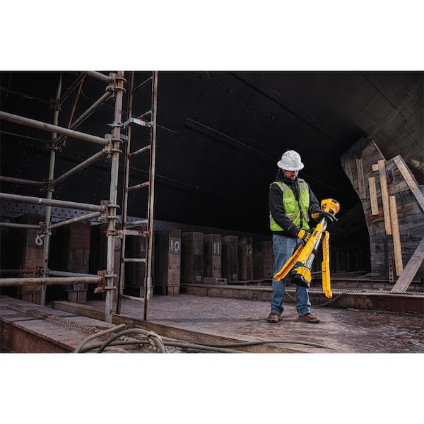 20V MAX 3000-Lumen Adjustable LED Tripod Light