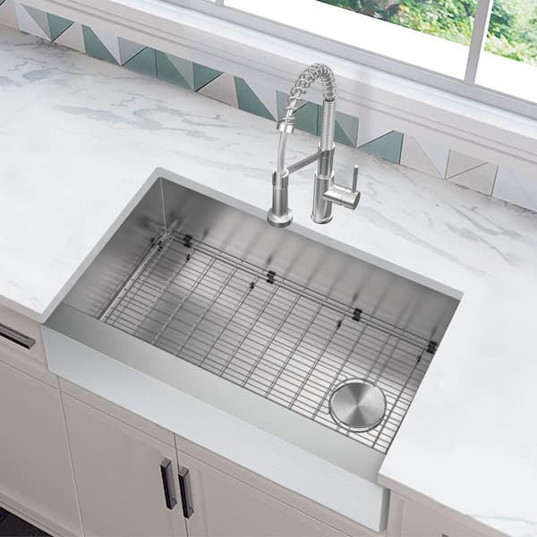 Professional 33 in. Farmhouse/Apron-Front 16G Stainless Steel Single Bowl Kitchen Sink with Accessories