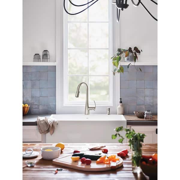 Reyes Single-Handle Pull-Down Sprayer Kitchen Faucet with Reflex and Power Clean in Spot Resist Stainless